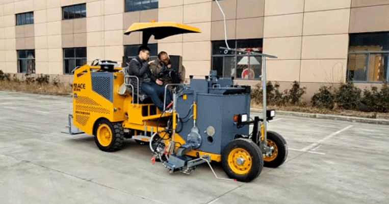 跨越山海,重器遠航|天途路業(yè)集團道路標線設(shè)備及涂料出口厄瓜多爾!